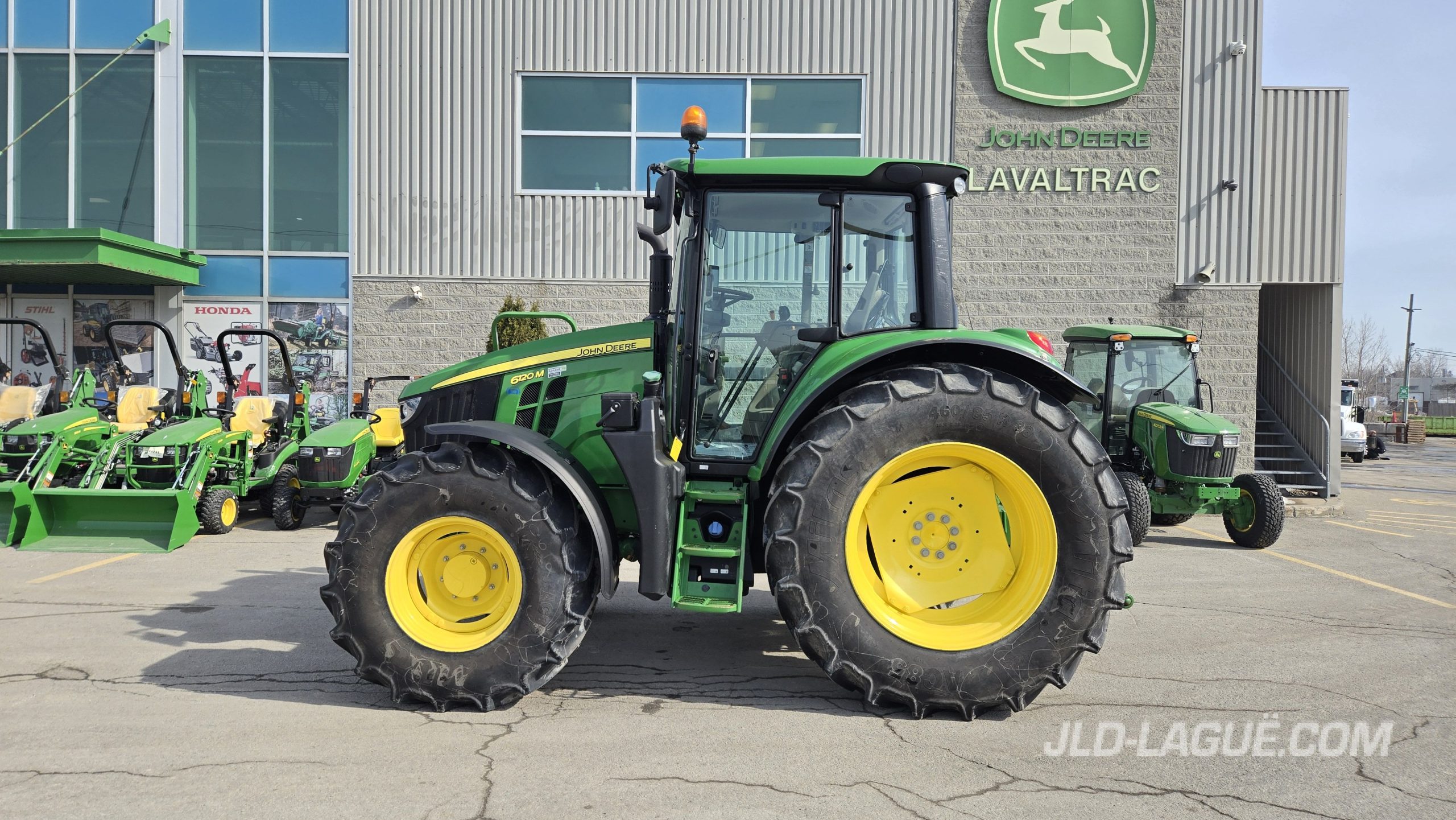 JD 6120M IVT 4X4 CAB TLS,