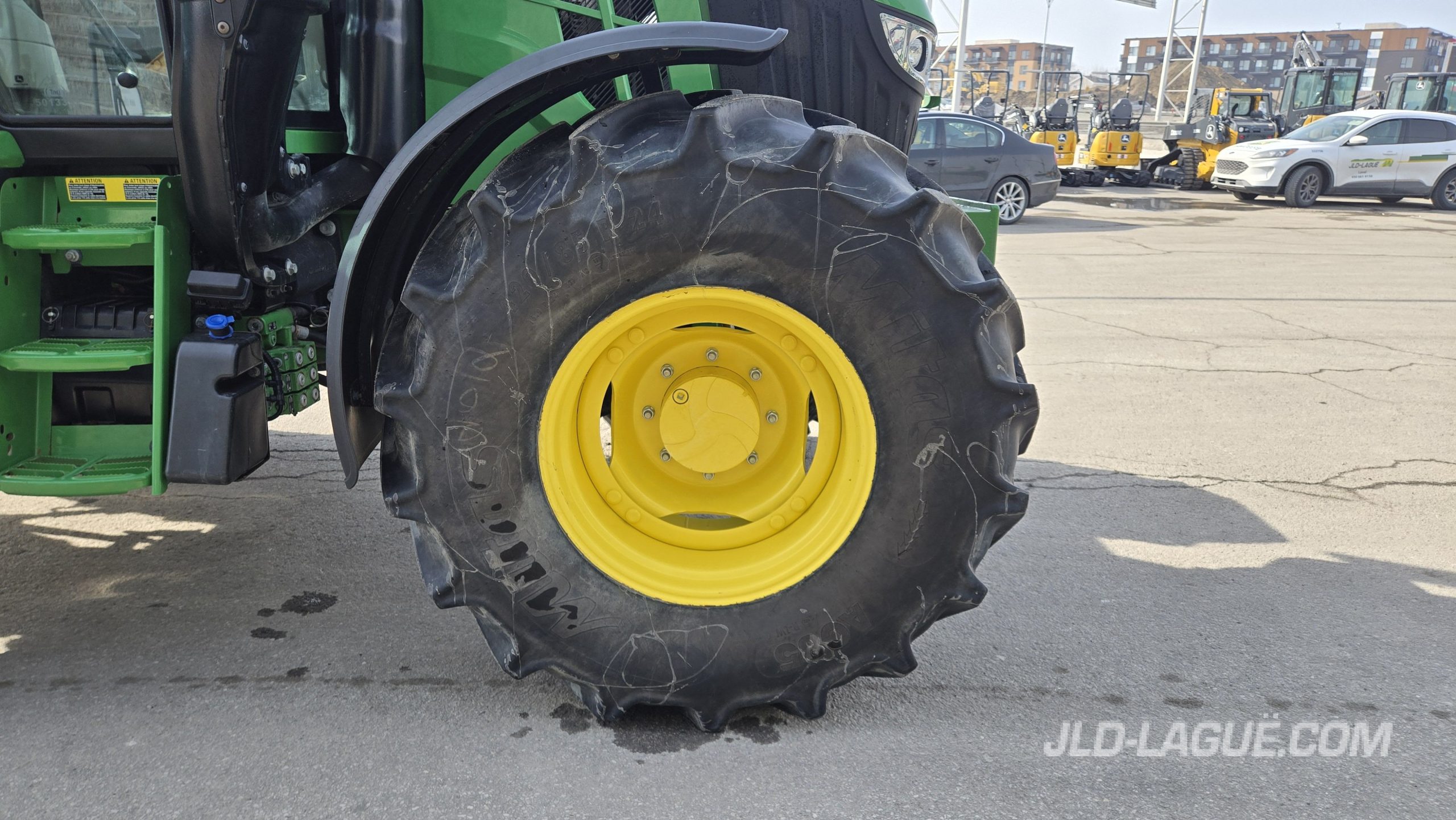 JD 6120M IVT 4X4 CAB TLS,