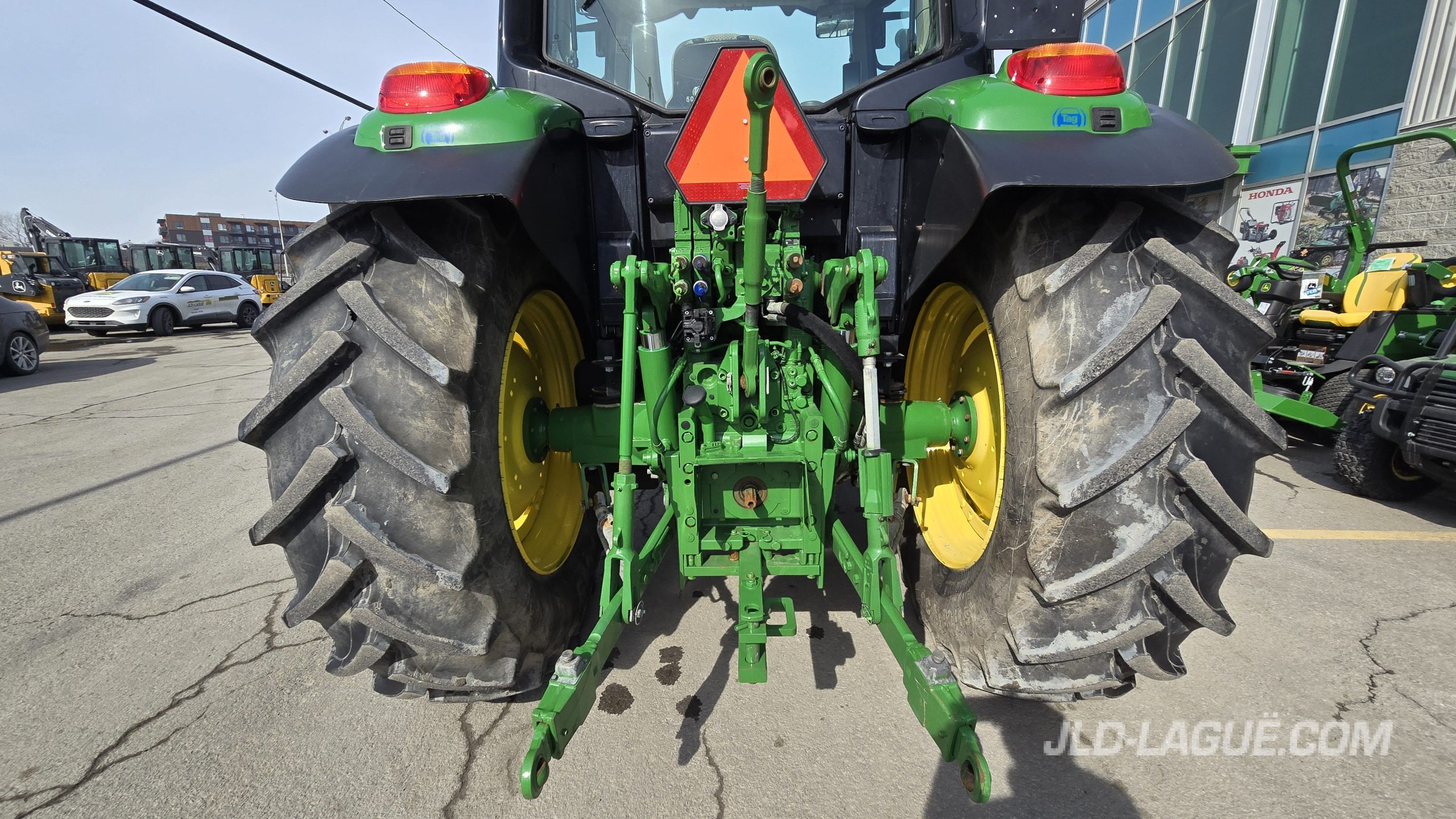 JD 6120M IVT 4X4 CAB TLS,