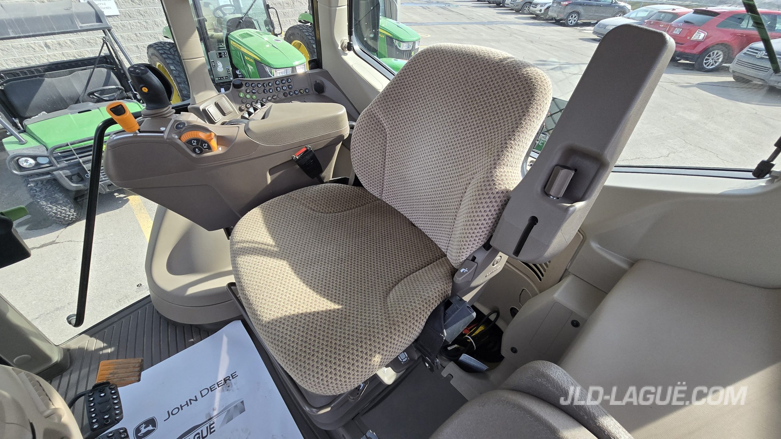 JD 6120M IVT 4X4 CAB TLS,