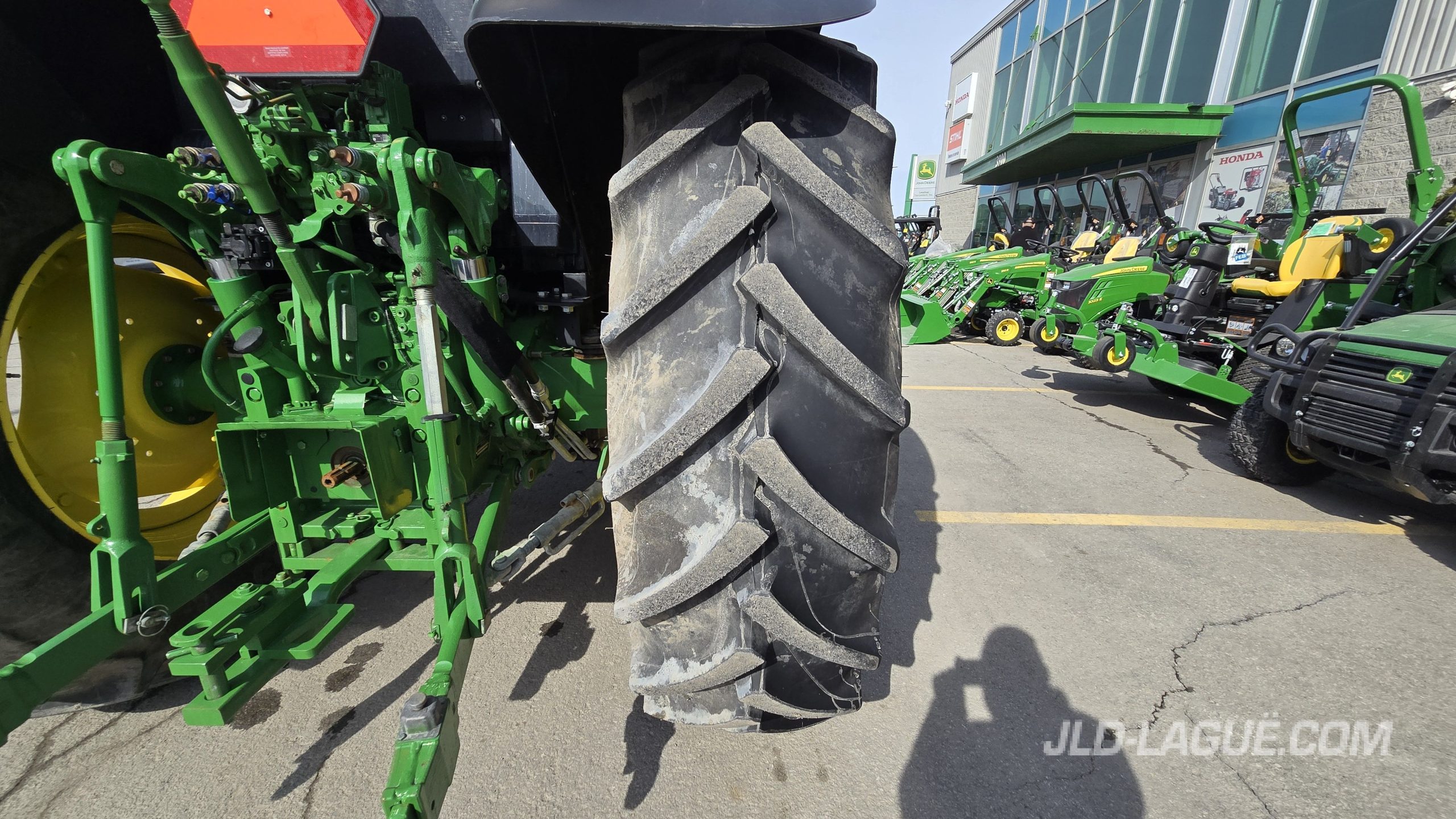 JD 6120M IVT 4X4 CAB TLS,