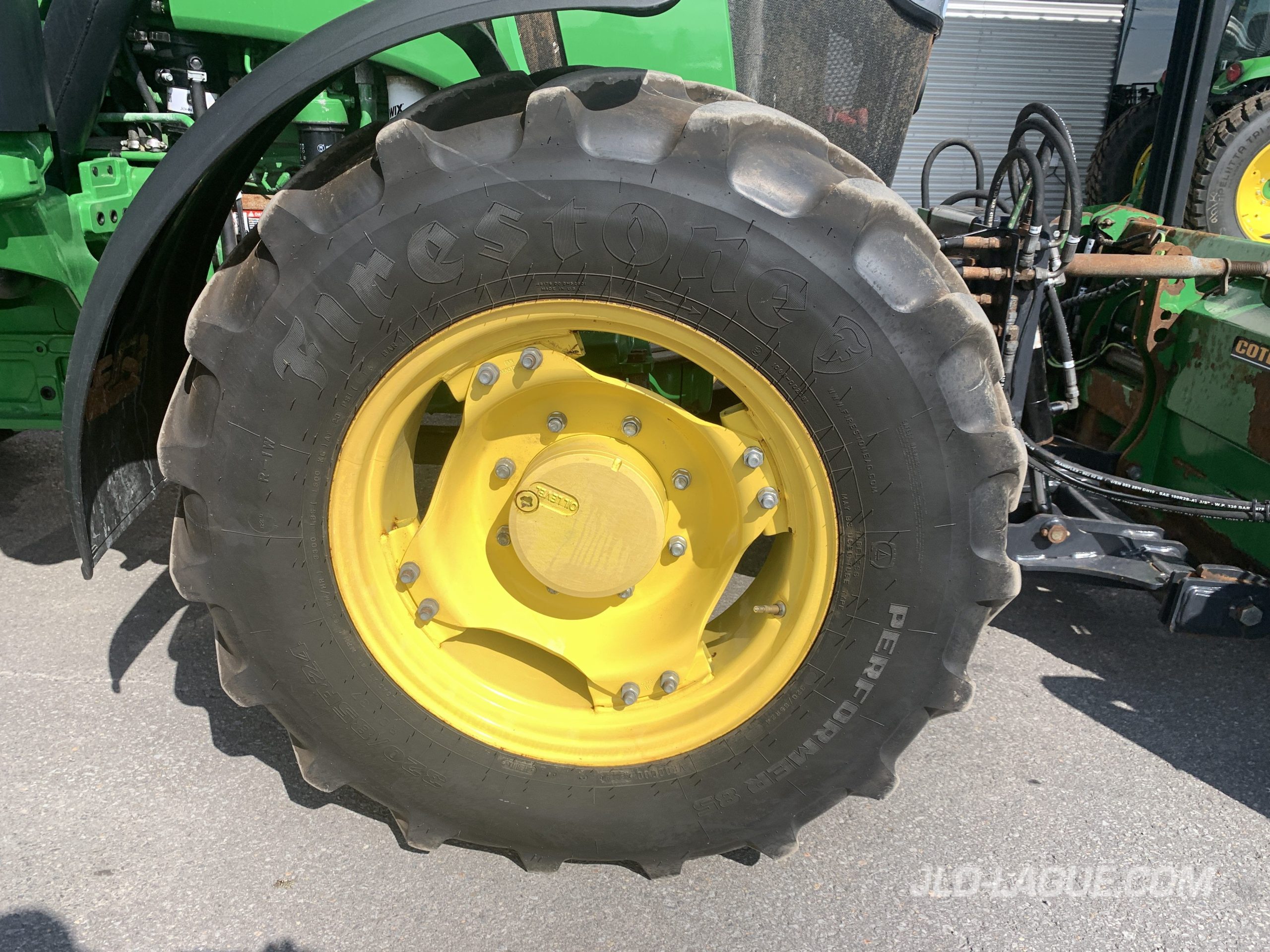 JD 5090M 4X4 CAB +KIT