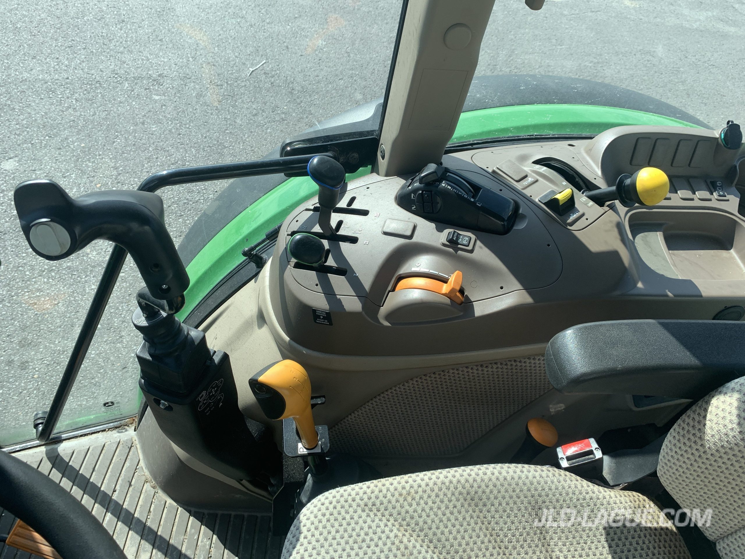 JD 5090M 4X4 CAB +KIT