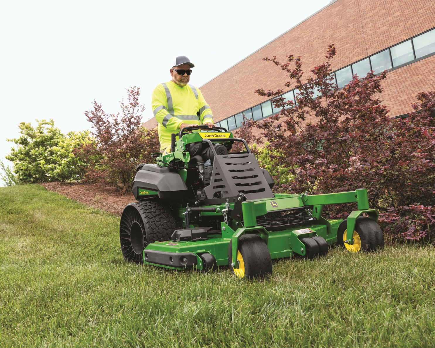 Tondeuses commerciales à conducteur debout QuikTrak™